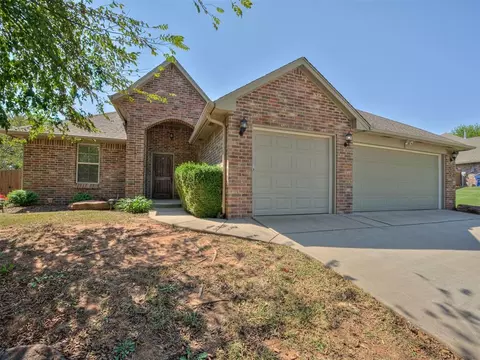 928 Crooked Oak Cir, Guthrie, OK 73044