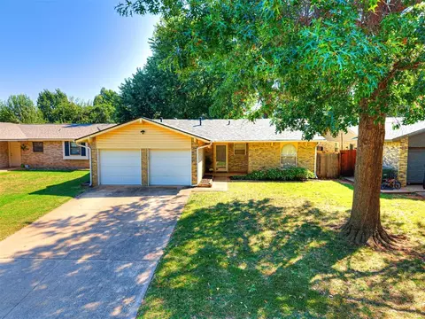 724 Red Oak Ter, Edmond, OK 73003
