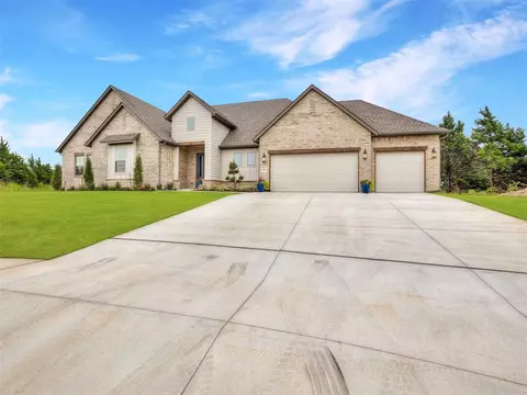 8224 Waxwing Way, Guthrie, OK 73044