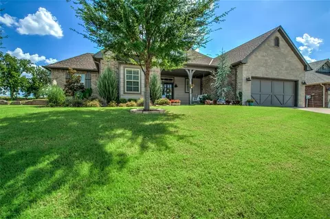 3916 Lakeshire Ridge Ct, Edmond, OK 73034