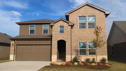 2820 Casey Dr, Yukon, OK 73099