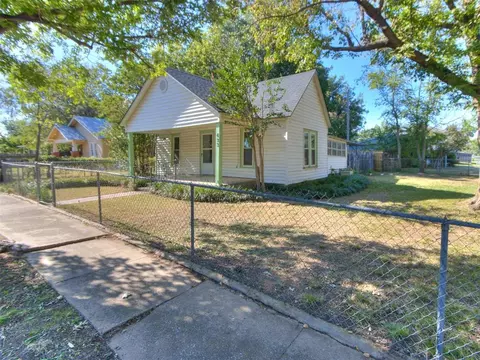 Other - 433 E Apache St, Norman, OK 73071 photo 4 of 5