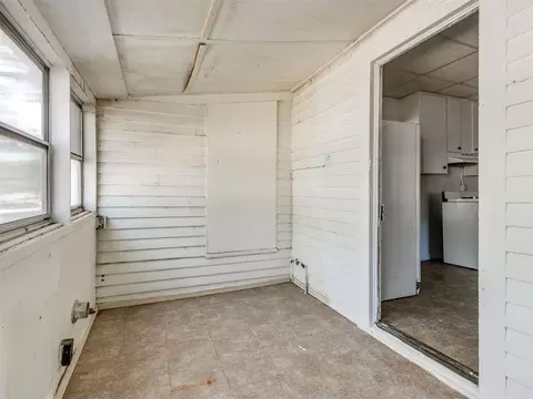 Exterior - 433 E Apache St, Norman, OK 73071 photo 4 of 7