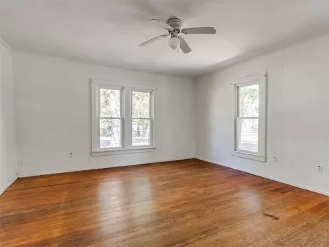 Bedroom - 433 E Apache St, Norman, OK 73071 photo 1 of 2