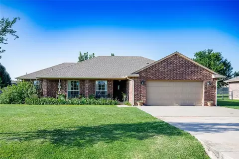 14 W West Comanche Ave, Cashion, OK 73016