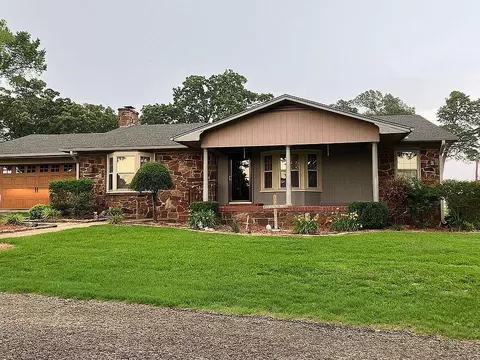 1189 N 4220 Rd, Hugo, OK 74743