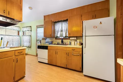 Kitchen - 200 Campbell St, Broken Bow, OK 74728 photo 4 of 6