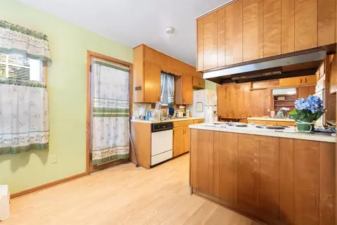 Kitchen - 200 Campbell St, Broken Bow, OK 74728 photo 5 of 6