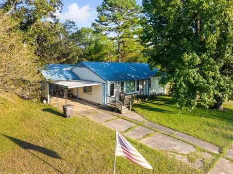 Exterior - 200 Campbell St, Broken Bow, OK 74728 photo 1 of 3