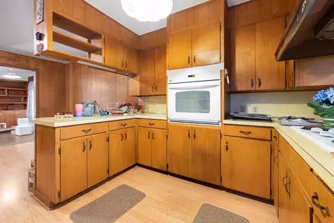 Kitchen - 200 Campbell St, Broken Bow, OK 74728 photo 2 of 6