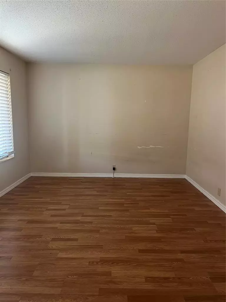 Living - 4012 NW 57th St, Oklahoma City, OK 73112 photo 2 of 3