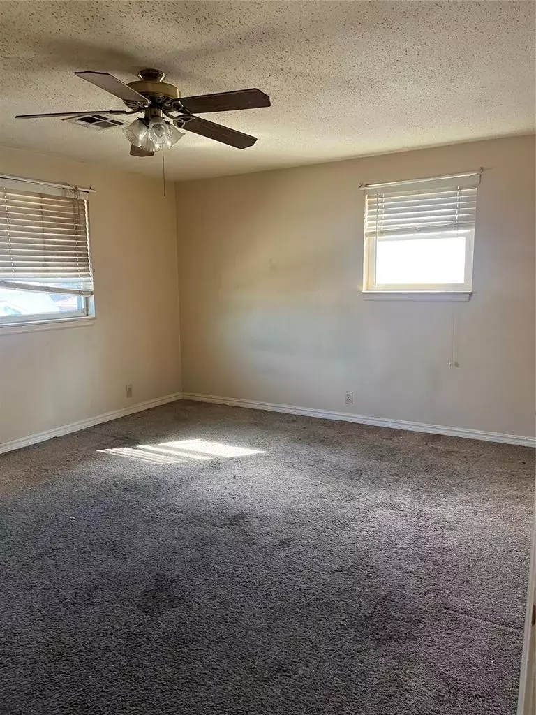 Bedroom - 4012 NW 57th St, Oklahoma City, OK 73112 photo 7 of 8