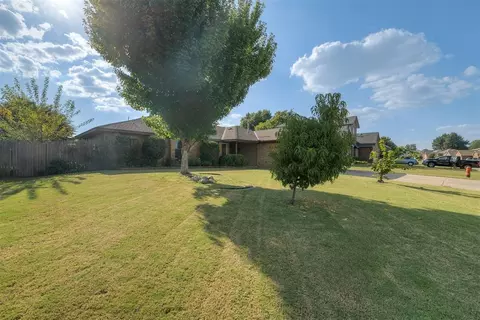 9936 Birkenhead Ct, Yukon, OK 73099