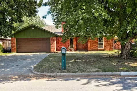 108 N Eastgate Dr, Yukon, OK 73099