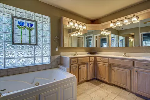 Undisclosed, Edmond, OK 73013 photo 26