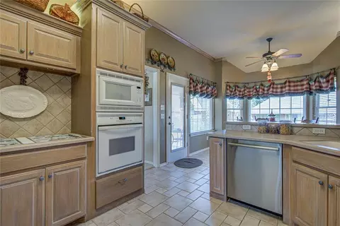 Undisclosed, Edmond, OK 73013 photo 14