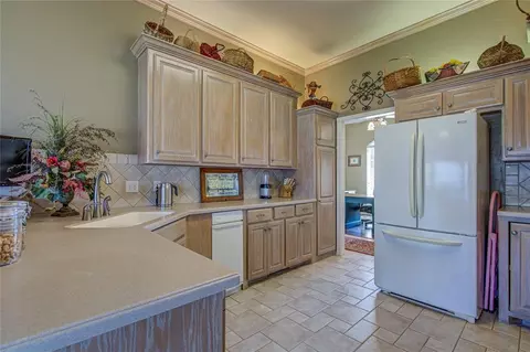 Undisclosed, Edmond, OK 73013 photo 12