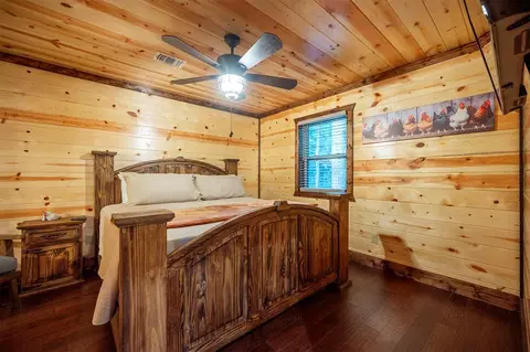 Bedroom - 111 Xtreme Ln, Broken Bow, OK 74728 photo 4 of 7