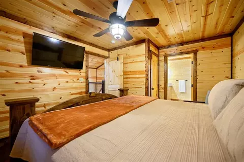 Bedroom - 111 Xtreme Ln, Broken Bow, OK 74728 photo 6 of 7