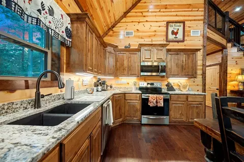 Kitchen - 111 Xtreme Ln, Broken Bow, OK 74728 photo 3 of 4