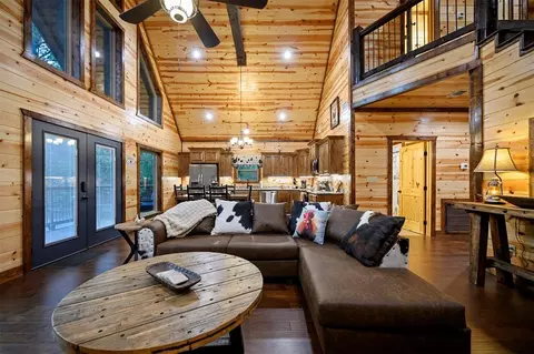Living - 111 Xtreme Ln, Broken Bow, OK 74728 photo 4 of 4