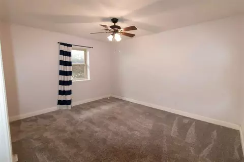 Bedroom - 3805 N Park Ln, Altus, OK 73521 photo 3 of 3