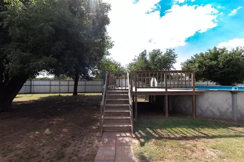 Exterior - 3805 N Park Ln, Altus, OK 73521 photo 10 of 11