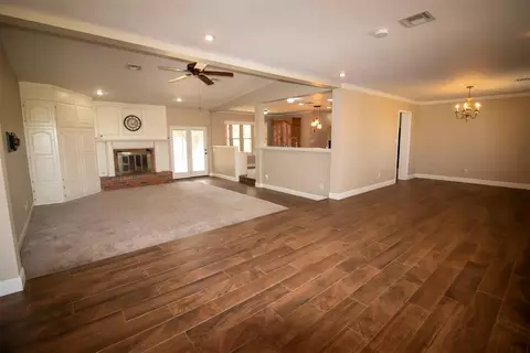 Living - 3805 N Park Ln, Altus, OK 73521 photo 1 of 4