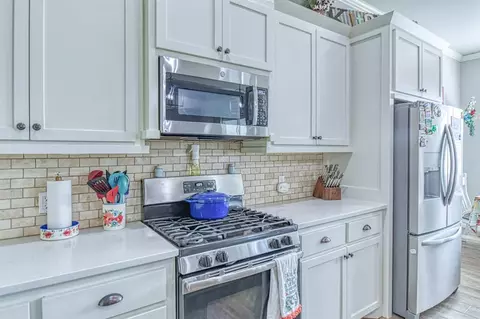 Kitchen - 1616 Pendleton Pl, Moore, OK 73160 photo 3 of 5