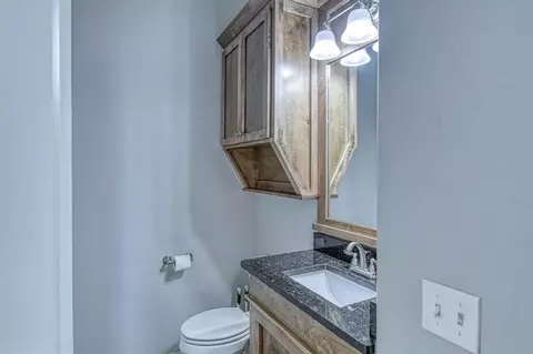 Bath - 1616 Pendleton Pl, Moore, OK 73160 photo 3 of 7