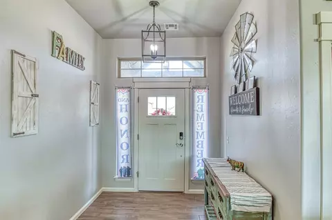 Entry Way - 1616 Pendleton Pl, Moore, OK 73160 photo 1 of 2