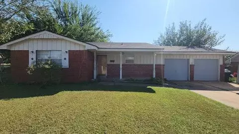 112 W Silver Meadow Dr, Midwest City, OK 73110