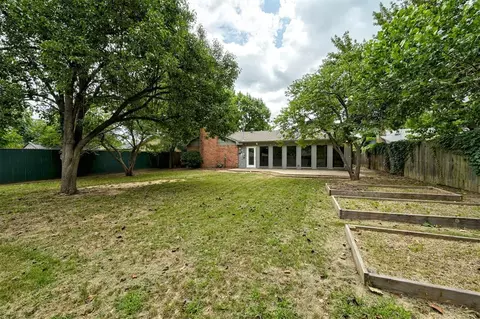 Exterior - 3725 N Grant Ave, Bethany, OK 73008 photo 2 of 3