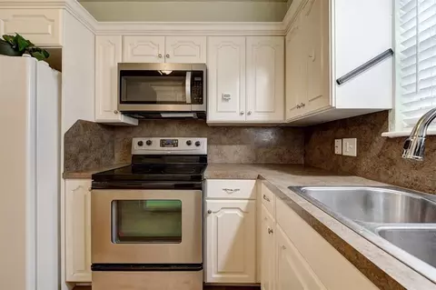 Kitchen - 3725 N Grant Ave, Bethany, OK 73008 photo 5 of 6