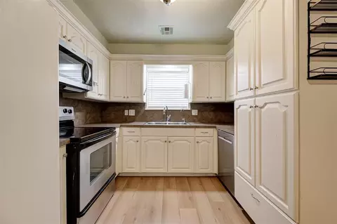 Kitchen - 3725 N Grant Ave, Bethany, OK 73008 photo 2 of 6