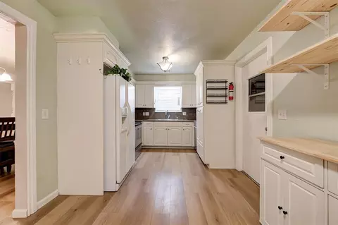Kitchen - 3725 N Grant Ave, Bethany, OK 73008 photo 1 of 6