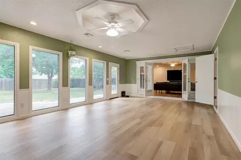 Living - 3725 N Grant Ave, Bethany, OK 73008 photo 4 of 4