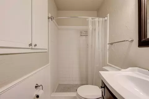 Bath - 3725 N Grant Ave, Bethany, OK 73008 photo 2 of 5