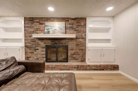 Living - 3725 N Grant Ave, Bethany, OK 73008 photo 3 of 4