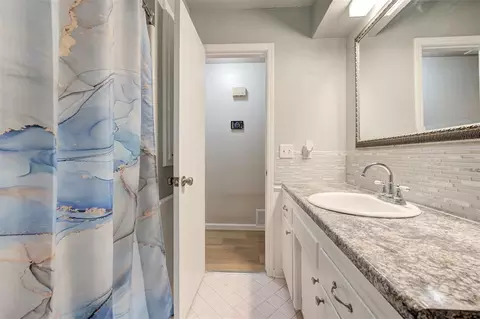 Bath - 3725 N Grant Ave, Bethany, OK 73008 photo 5 of 5