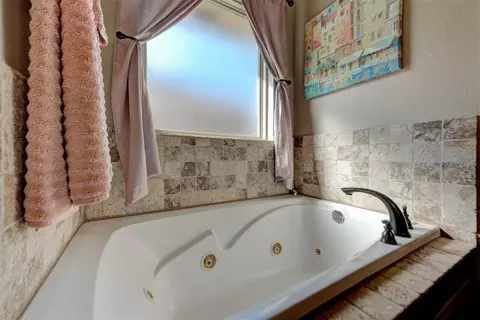 Bath - 1336 Brice Dr, Moore, OK 73160 photo 1 of 3