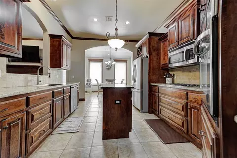 Kitchen - 1336 Brice Dr, Moore, OK 73160 photo 5 of 5