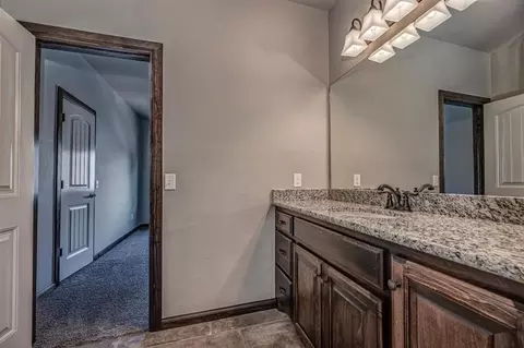 Bath - 3205 Sycamore Dr, Moore, OK 73160 photo 2 of 6