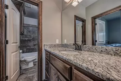 Bath - 3205 Sycamore Dr, Moore, OK 73160 photo 6 of 6