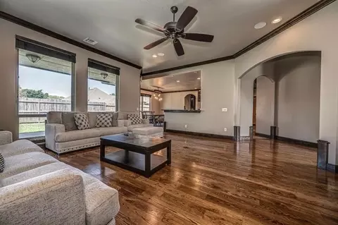 Living - 3205 Sycamore Dr, Moore, OK 73160 photo 3 of 3