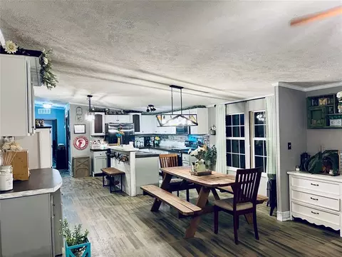 Kitchen - 3650 E Copper Dr, Guthrie, OK 73044 photo 3 of 8