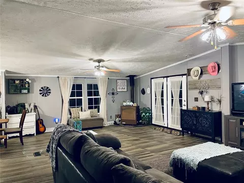 Living - 3650 E Copper Dr, Guthrie, OK 73044 photo 1 of 1