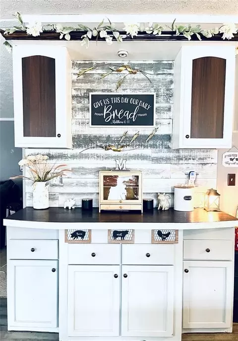 Kitchen - 3650 E Copper Dr, Guthrie, OK 73044 photo 1 of 8