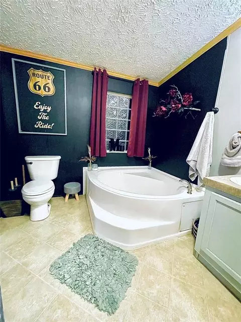 Bath - 3650 E Copper Dr, Guthrie, OK 73044 photo 5 of 6