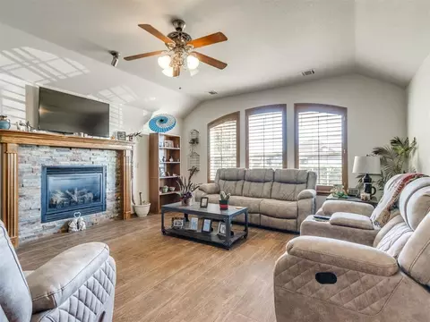 1621 SW 33rd St, Moore, OK 73160